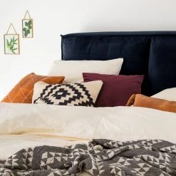 Lit boxspring Kinx - Velours Fraya: Bleu marine - 180 x 200cm - D2 souple - 130 cm -Lits & literie Soldes 1000125281 180914 15111117 GALLERYIMAGES P000000001000125281