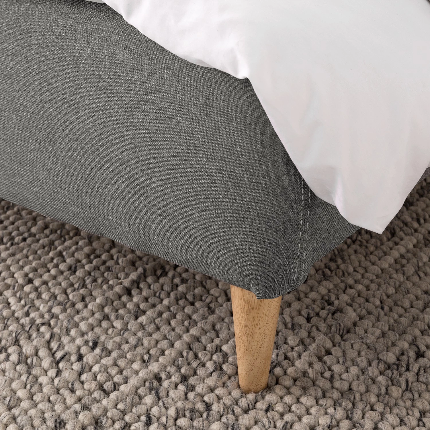 Mørteens Lit capitonné Belmonte - Tissu / Hévéa massif - Gris clair 10 Mørteens Lit capitonné Belmonte - Tissu / Hévéa massif - Gris clair – Image 10