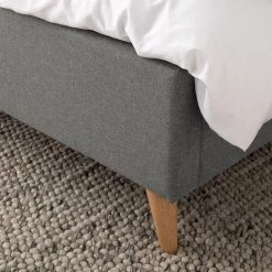 Mørteens Lit capitonné Almonte - Tissu / Hévéa massif - Gris clair -Lits & literie Soldes 1000131989 191031 06201400012 DETAILS P000000001000131989