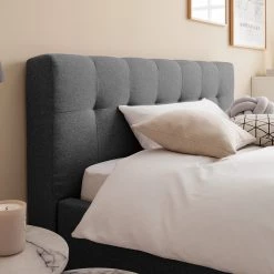 Ars Natura Lit capitonné Woodlake I - Tissu structuré Mali: Gris foncé - 140 x 200cm - Sans espace de rangement -Lits & literie Soldes 1000208308 200619 18260200033 DETAILS P000000001000208308